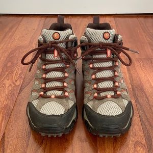 Merrell Women’s Moab 2 Mid Waterproof Hiking Boots